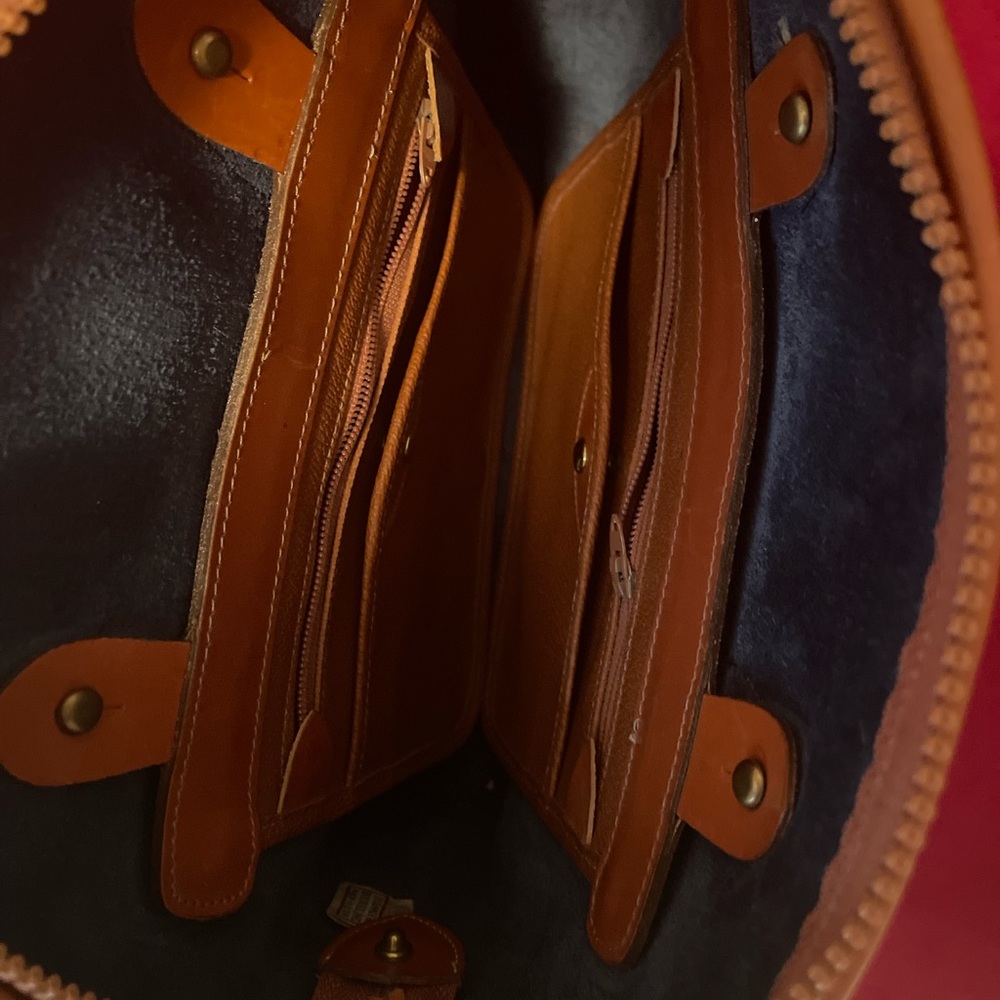 Vintage Dooney & Bourke - Picture 10 of 16